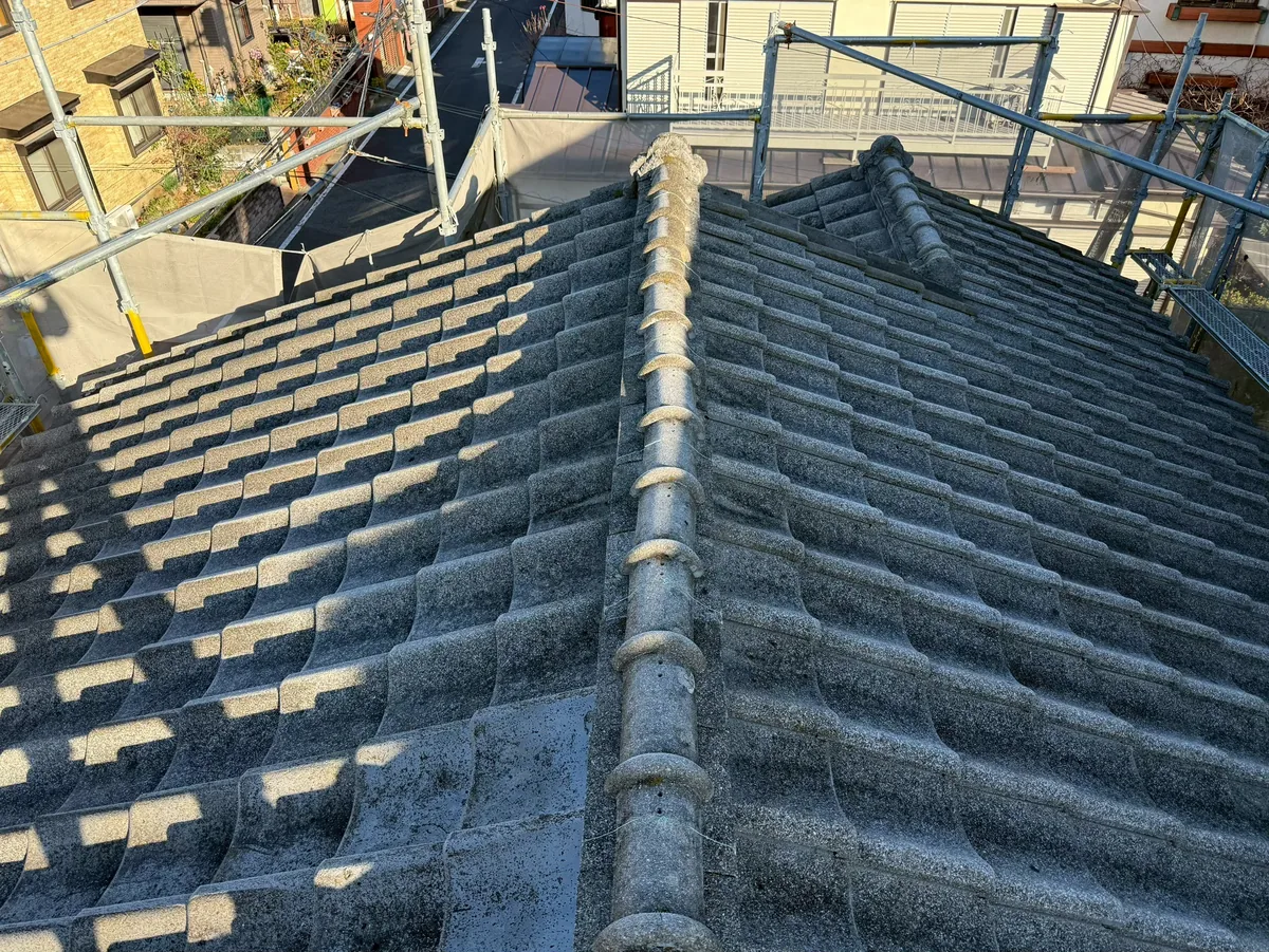 手代 O様邸|屋根の葺き替え 施工前の瓦屋根 1
