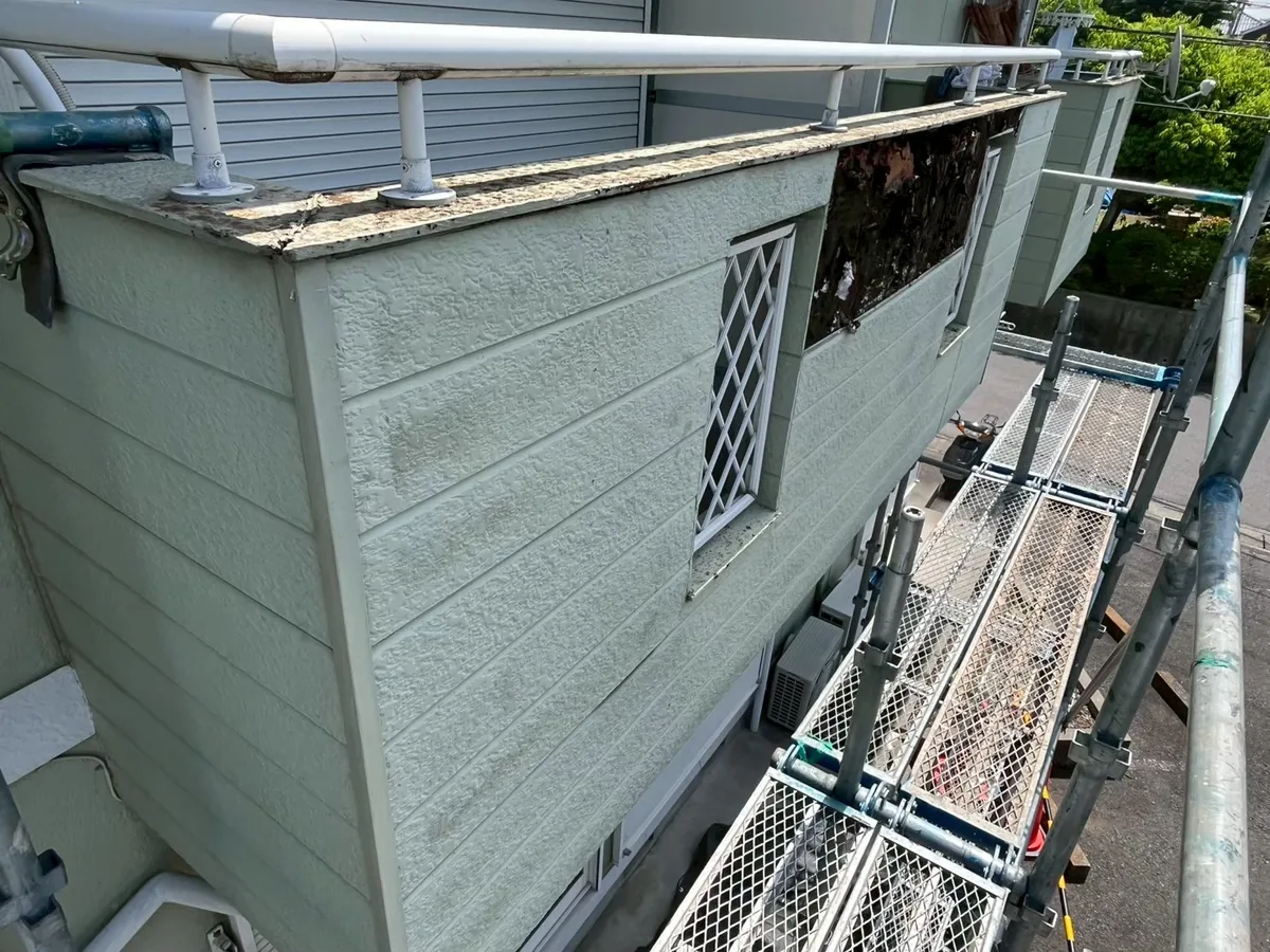 久喜の建物|外壁改修 施工前の外壁 1
