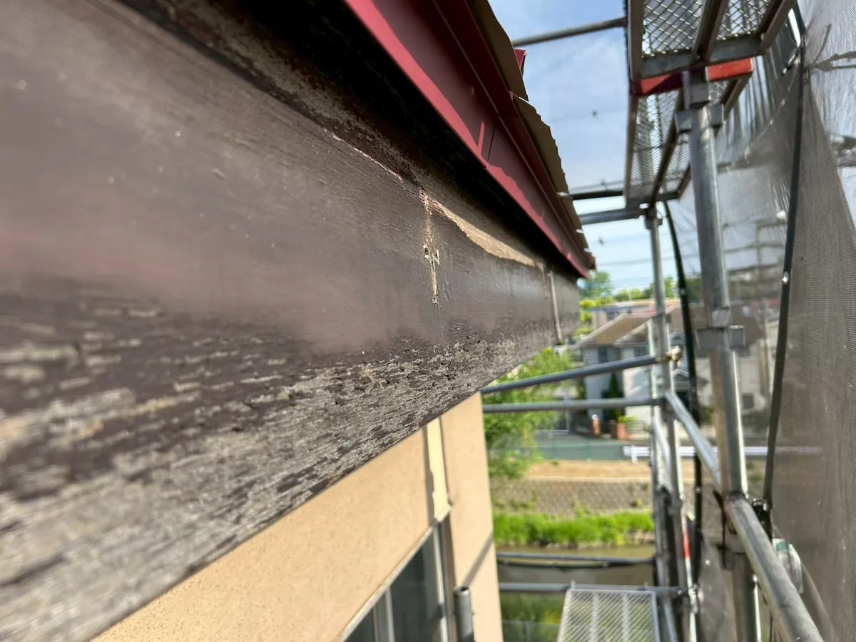 せんげん台の建物|破風の板金工事 施工前の破風 1